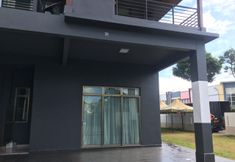 외관 3 OYO 90476 Casa Azlinda Muslim Homestay I