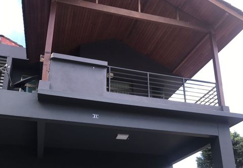 외관 OYO 90476 Casa Azlinda Muslim Homestay I