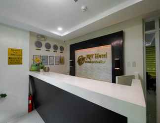 Sảnh chờ 2 RedDoorz @ JQV HOTEL Camarin Caloocan.