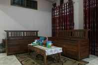 Common Space OYO Homes 91083 Desa Wisata Plosokuning Syariah