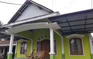 Exterior 6 OYO Homes 91083 Desa Wisata Plosokuning Syariah