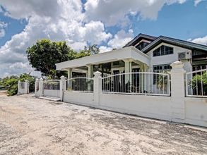 Exterior 4 OYO 91092 Rahma Garden Guest House