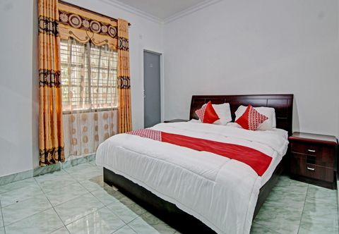 Bedroom OYO 91092 Rahma Garden Guest House