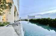 Swimming Pool 2 UNA Serviced Apartment by Moka