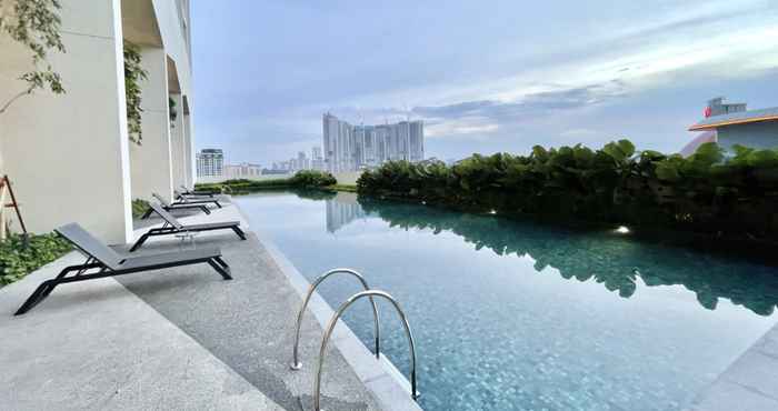 Swimming Pool UNA Serviced Apartment by Moka