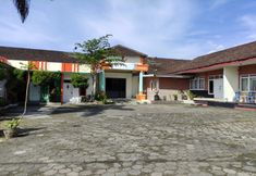 Bangunan 2 SPOT ON 91105 Hotel Salsabila