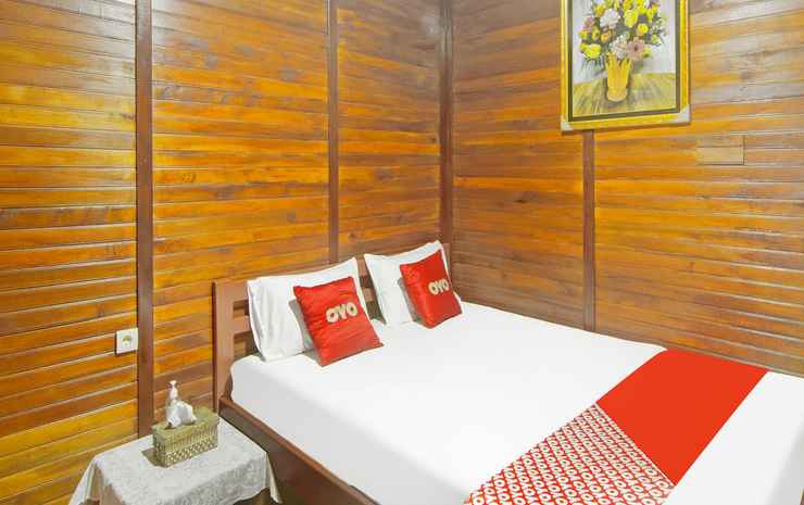 OYO Homes 91101 Homesstay Desa Wisata Marinsow Minahasa Utara - Deluxe Double Room Deluxe Double Room