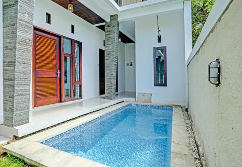 Hồ bơi OYO 91123 Madhava 108