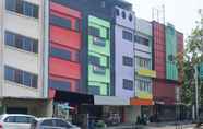 Exterior 3 Collection O 91131 New V1 Hotel Near Stasiun Mangga Besar