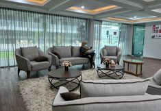 Lobi 4 Capital O 90490 Zaques Hotel