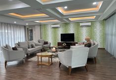 Lobi 3 Capital O 90490 Zaques Hotel