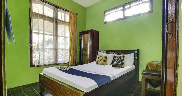 Bedroom SPOT ON 91155 Desa Wisata Selamanik Ciamis