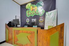 Lobi OYO Home 91156 Eco Tourism Big Farmer Desa Kertawangi Syariah
