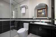 In-room Bathroom Hummer Hotel & Apartment Da Nang Beach
