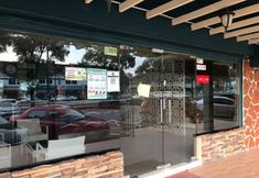 ภายนอกอาคาร 4 OYO 90487 K Threegod Hotel