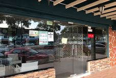 ภายนอกอาคาร OYO 90487 K Threegod Hotel