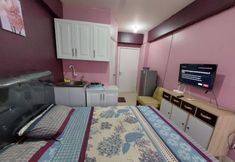 Bedroom 7 Green Pramuka Apartement By Vici