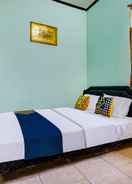 BEDROOM SPOT ON 91159 Kost Putrana Syariah