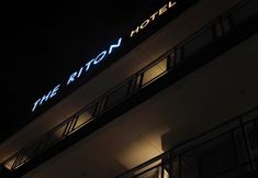 Bangunan 2 The Riton Hotel Tigaras