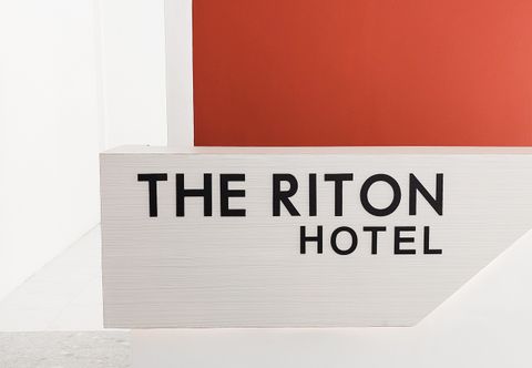 Lobi The Riton Hotel Tigaras