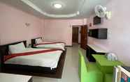 Kamar Tidur 5 OYO 75399 Choktipparat Place