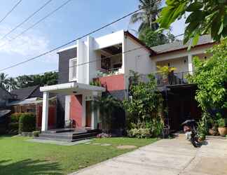 Exterior 2 Castury Syariah Guest House