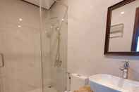 Phòng tắm bên trong Kingdom Hotel Cua Lo