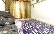 Lobi 5 OYO Home 90492 Sena Homestay