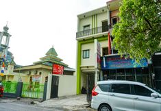 Bên ngoài 2 OYO 91182 Kos'ta Homestay Makassar