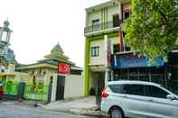 Exterior OYO 91182 Kos'ta Homestay Makassar