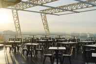 Bar, Kafe, dan Lounge Platinum Hotel Tunjungan Surabaya