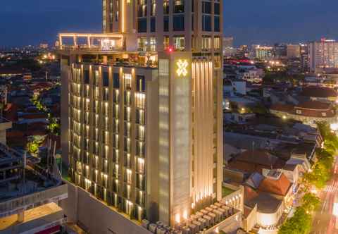 Bên ngoài Platinum Hotel Tunjungan Surabaya