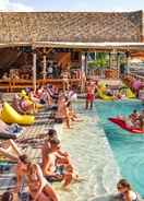 SWIMMING_POOL Mad Monkey Gili Trawangan