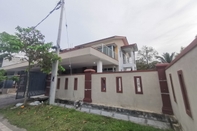 Exterior OYO Homes 90524 D'j Pegaso Serom Homestay