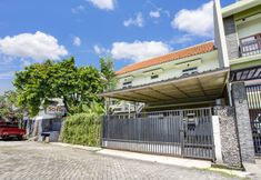 Exterior 3 OYO 2929 Kost Sofie Syariah