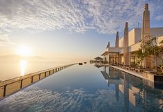 สระว่ายน้ำ 2 Da Nang Mikazuki Villas & Spa