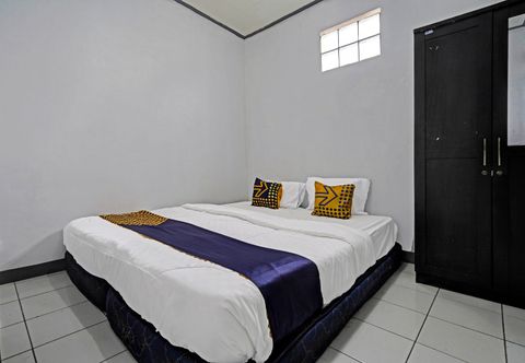 침실 SPOT ON 91190 Pondok Bijaksana