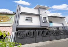 외관 2 SPOT ON 91190 Pondok Bijaksana