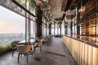 Bar, Cafe and Lounge Ramada by Wyndham Sukhumvit 87