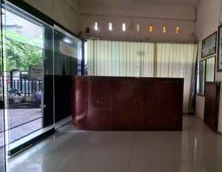 Lobby 2 OYO 91200 Wisma Gio Amanda