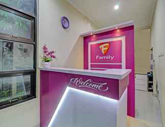 Lobby 2 OYO 91202 Family Guest House Syariah