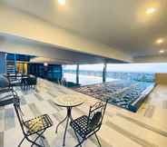 Hồ bơi 5 Stirling Suites Hotel & Serviced Apartment