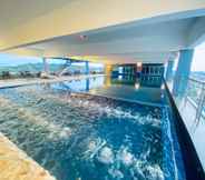 Hồ bơi 6 Stirling Suites Hotel & Serviced Apartment