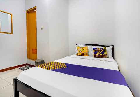 Bedroom SPOT ON 91221 Pondok Nsn Syariah
