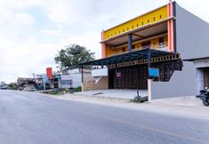 ภายนอกอาคาร 2 OYO 91223 Mutiara Guest House