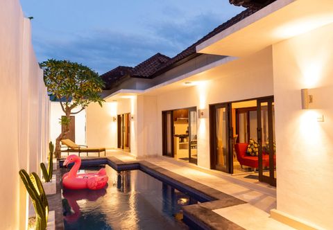 Kolam Renang Omkara Kuta Villa