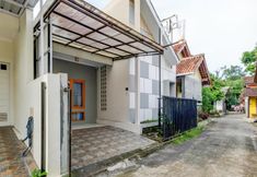 Luar Bangunan 4 OYO Life 91239 Kost Rosandy House Yogyakarta