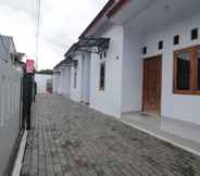 Exterior 3 OYO 91243 Bina Syariah Guest House