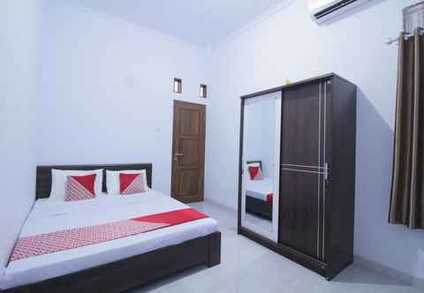 Bedroom OYO 91243 Bina Syariah Guest House