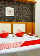 BEDROOM OYO Flagship 91245 Rika Hotel Makassar